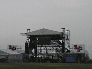 こちらRUSHBALL!只今設営中