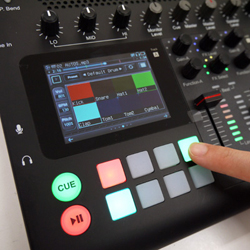 これ一つでどこでもdjブース ポータブルdjシステム Godj Plus登場 Tower Records Online