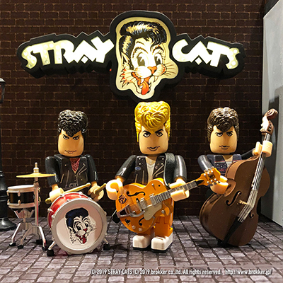 ロカビリーバンドの雄「STRAY CATS (ストレイ・キャッツ)」がbrokkerに