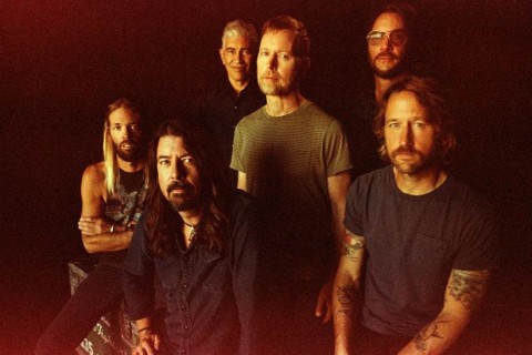 Foo Fighters フー ファイターズ 結成25周年 通算10枚目となる新作 Medicine At Midnight 登場 Tower Records Online