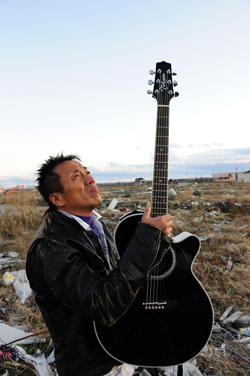 長渕剛、〈紅白歌合戦〉で被災地から披露する新曲“ひとつ”をシングル化 - Tower Records Online