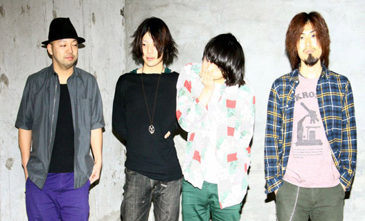 クリープハイプのミニ・アルバム『待ちくたびれて朝がくる』発売